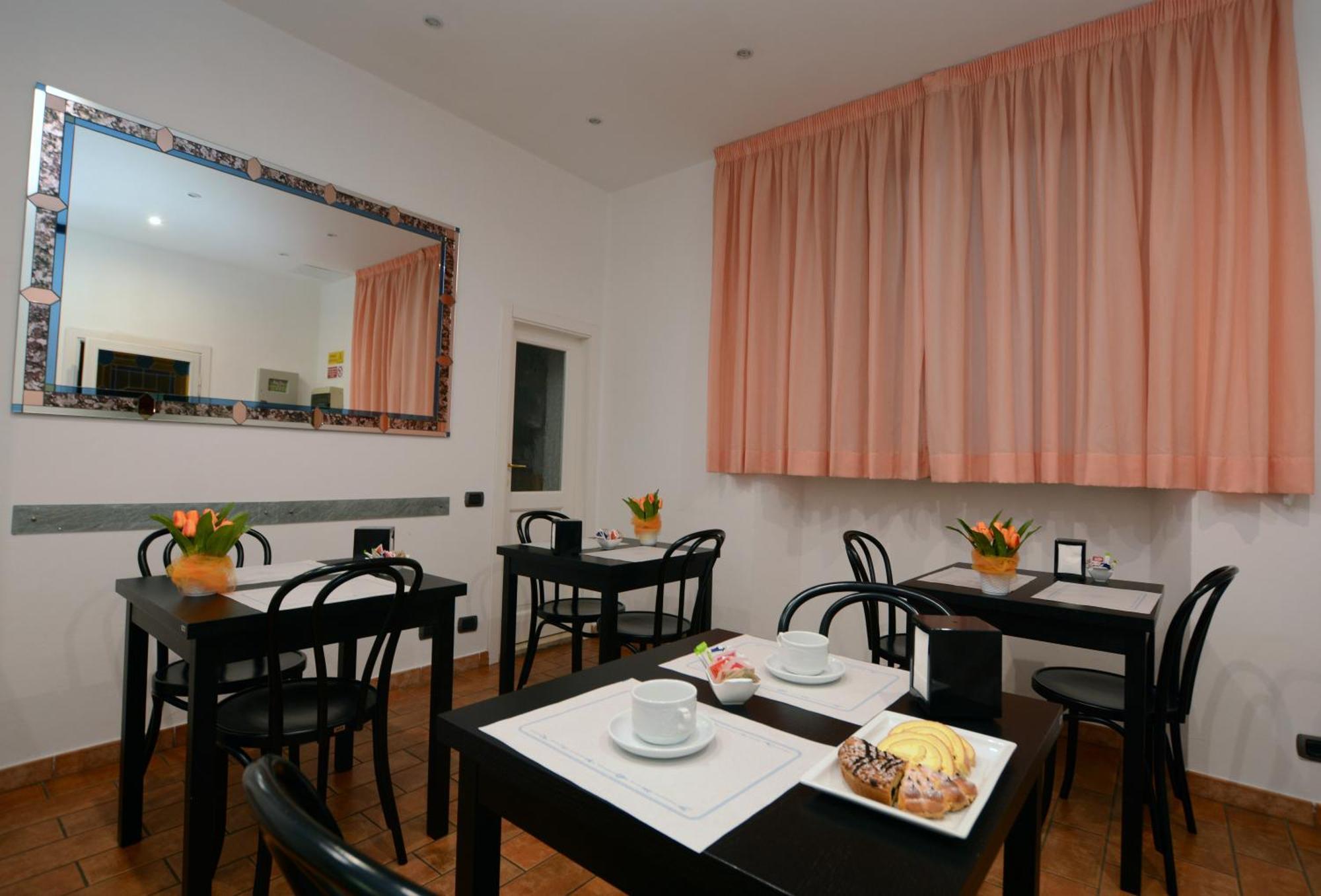 Italia Hotel 3*