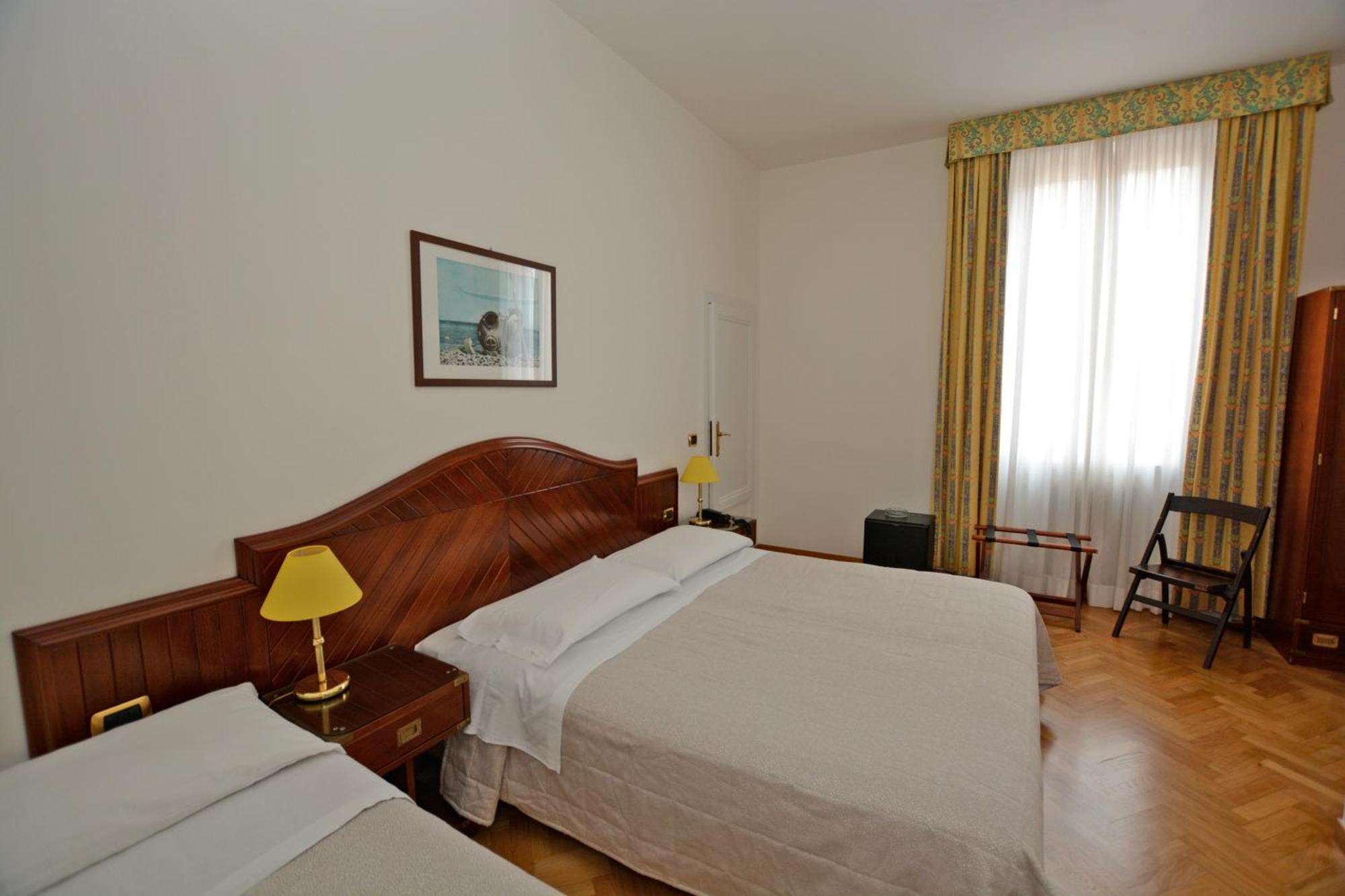 Italia Hotel 3*