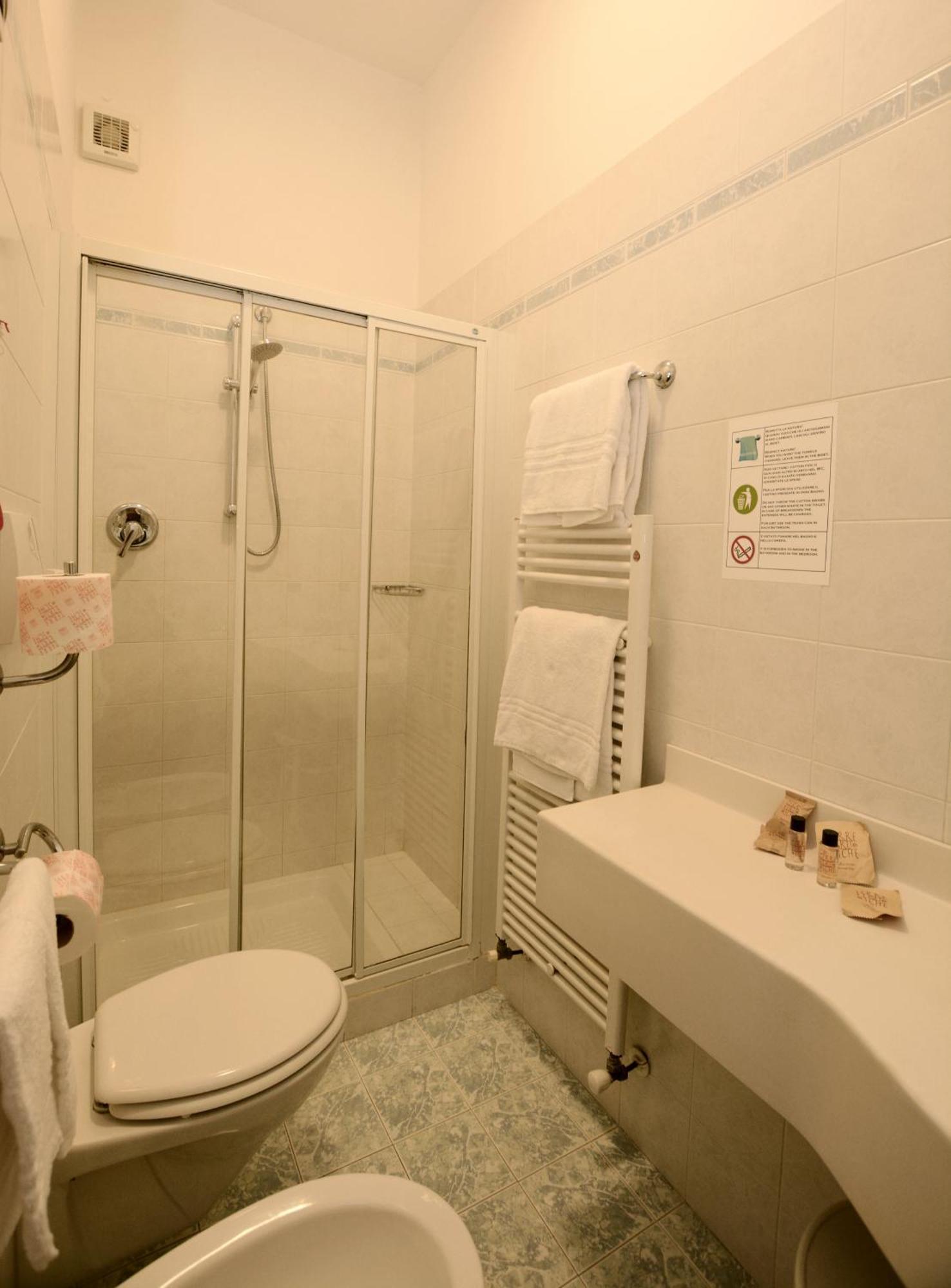 Hotel Italia 3*